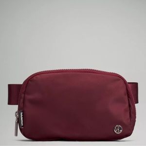 Lululemon everywhere belt bag